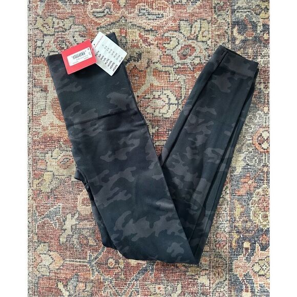 NWT Spanx Seamless High Waist EcoCare Leggings Pants in Black Camo - Small - Picture 6 of 9